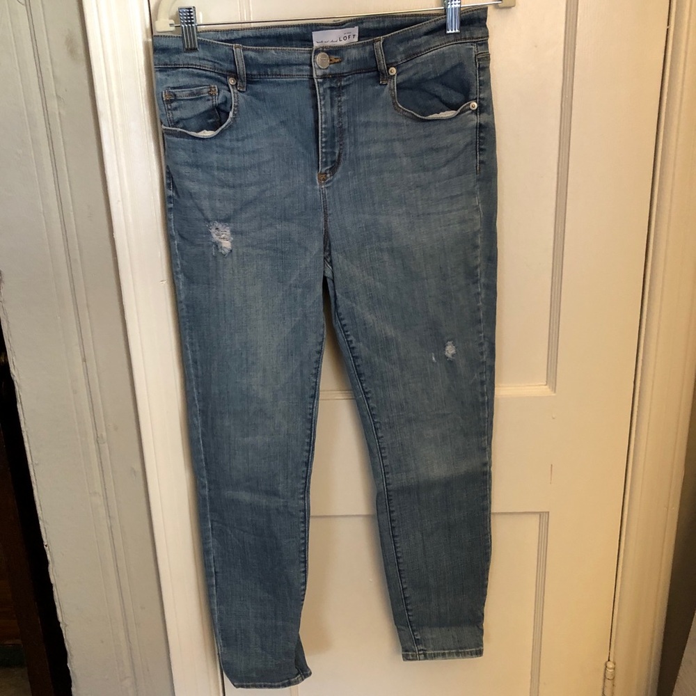 Loft modern skinny ankle destructed jeans. 28/6. Excellent condition.